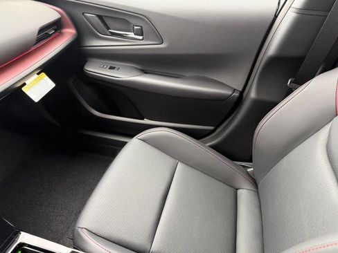 New 2026 Toyota Prius Plug-In Hybrid FWD image 15