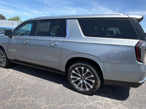 New 2026 Chevrolet Suburban High Country AWD/4WD image 7