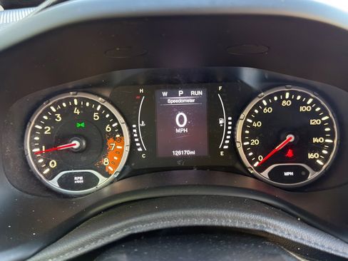 Used 2017 Jeep Renegade Sport w/ Power & Air Group FWD image 33