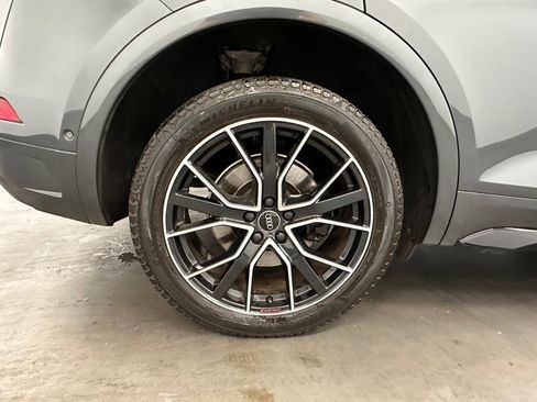 Used 2023 Audi SQ5 Prestige w/ Prestige Package image 17