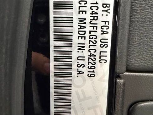 Used 2020 Jeep Grand Cherokee Trailhawk AWD/4WD image 32