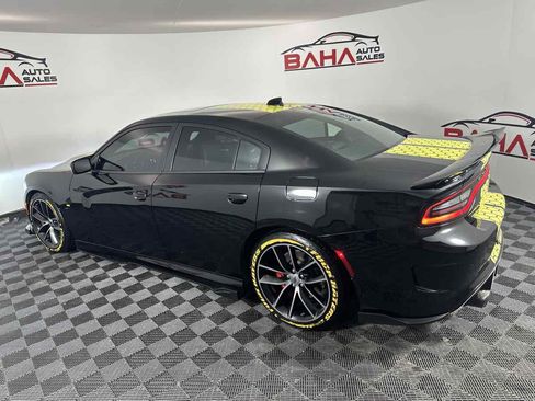 Used 2018 Dodge Charger R/T Scat Pack image 5