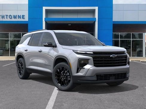 New 2026 Chevrolet Traverse LT w/ Midnight/Sport Edition FWD image 7