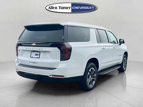 New 2026 Chevrolet Suburban LS RWD image 4