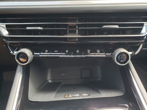 New 2026 Chevrolet Traverse LT w/ LPO, Floor Liner Package image 24