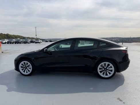 Used 2023 Tesla Model 3 Standard Range image 6