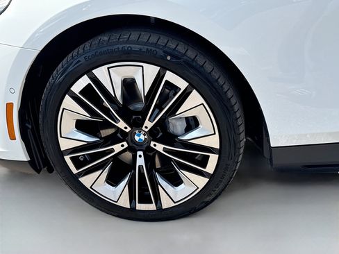 New 2026 BMW i5 eDrive40 image 41