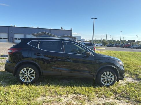 Used 2022 Nissan Rogue Sport SV AWD/4WD image 14