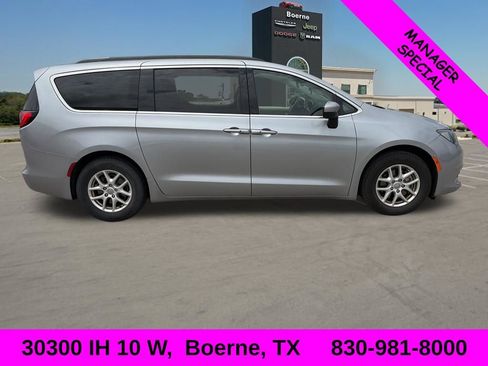 Used 2020 Chrysler Voyager Lxi image 2