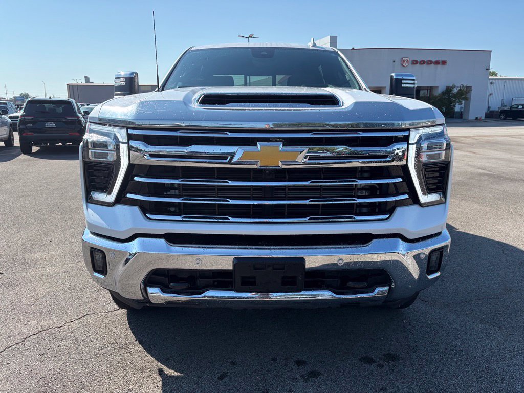 Used 2024 Chevrolet Silverado 2500 LTZ w/ LTZ Premium Package AWD/4WD image 2