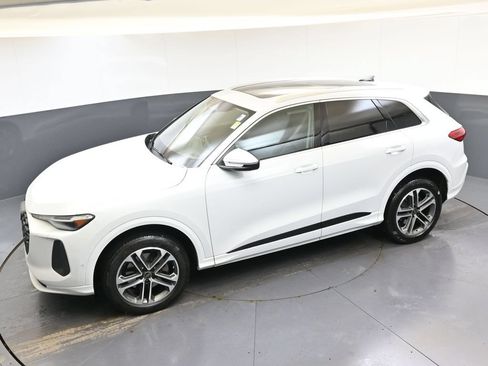 Used 2025 Audi Q5 Premium Plus w/ Premium Plus AWD/4WD image 45
