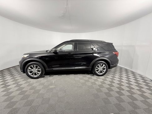Used 2022 Ford Explorer XLT w/ Equipment Group 202A image 10