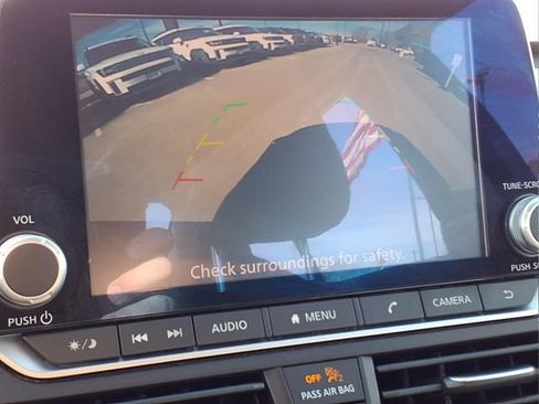 Used 2023 Nissan Altima 2.5 SR FWD image 18