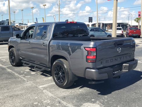 Certified 2023 Nissan Frontier SV w/ Midnight Edition Package image 7