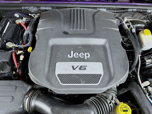 Used 2018 Jeep Wrangler Unlimited Sport S AWD/4WD image 30