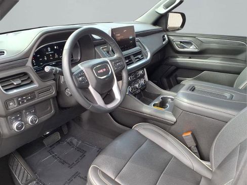 Used 2023 GMC Yukon SLT w/ SLT Luxury Package AWD/4WD image 21
