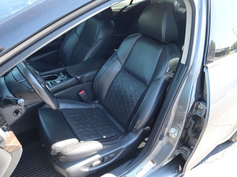 Used 2018 Nissan Maxima Platinum FWD image 2