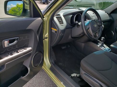 Used 2012 Kia Soul + FWD image 8