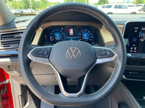 Used 2024 Volkswagen Atlas SE FWD image 14