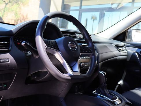 Used 2017 Nissan Rogue S AWD/4WD image 38