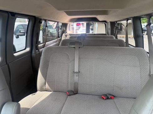 Used 2018 Chevrolet Express 3500 LT w/ LT Preferred Equipment Group RWD image 13