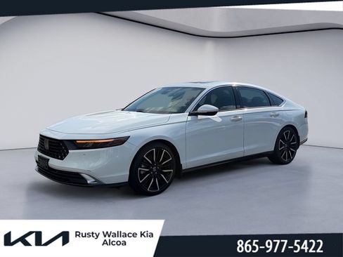 Used 2023 Honda Accord Touring image 1
