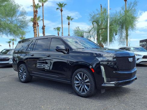 Used 2021 Cadillac Escalade ESV Sport w/ Driver Assist Tech Package AWD/4WD image 3