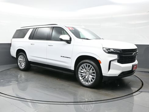 Used 2023 Chevrolet Suburban RST w/ Luxury Package image 8