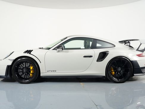 Used 2019 Porsche 911 GT2 RS image 22