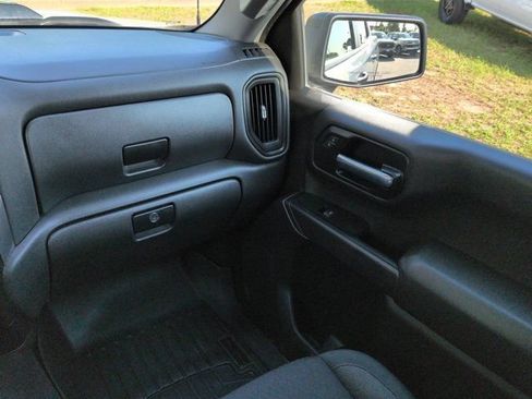 Used 2025 Chevrolet Silverado 1500 Custom Trail Boss AWD/4WD image 15