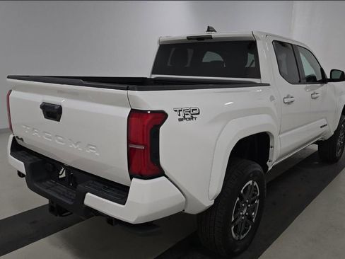 Used 2025 Toyota Tacoma TRD Sport image 3