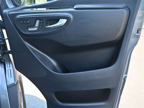 Used 2023 Mercedes-Benz Sprinter 2500 image 21