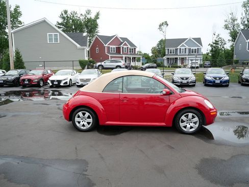 Used 2007 Volkswagen Beetle Convertible w/ Package 1 FWD image 8