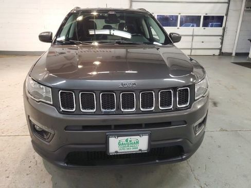 Used 2018 Jeep Compass Latitude w/ Cold Weather Group AWD/4WD image 9