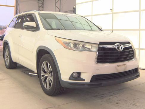 Used 2015 Toyota Highlander XLE image 4