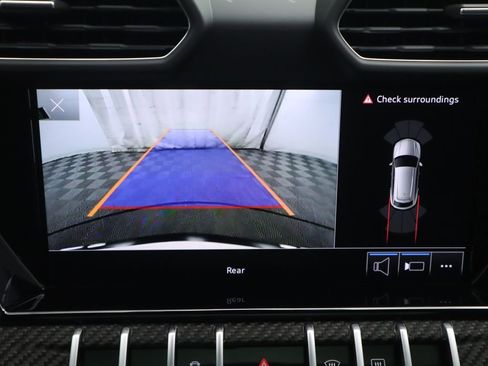 Used 2022 Lamborghini Urus image 16