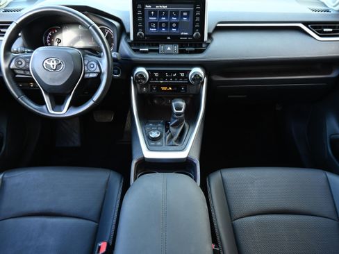 Used 2021 Toyota RAV4 Limited image 13