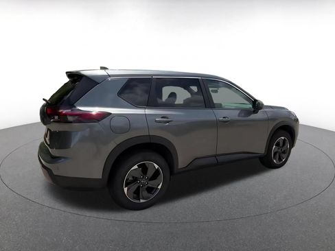 Used 2025 Nissan Rogue SV AWD/4WD image 14