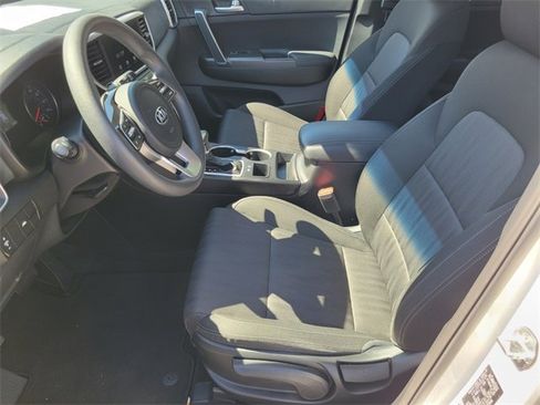 Used 2022 Kia Sportage LX image 10
