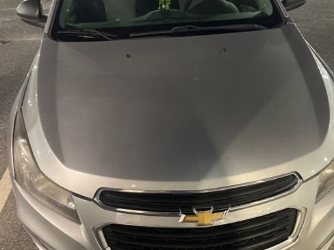 Used 2016 Chevrolet Cruze LS image 1