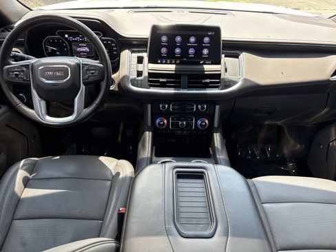 Used 2021 GMC Yukon XL SLT w/ Rear Media and Nav Package AWD/4WD image 30