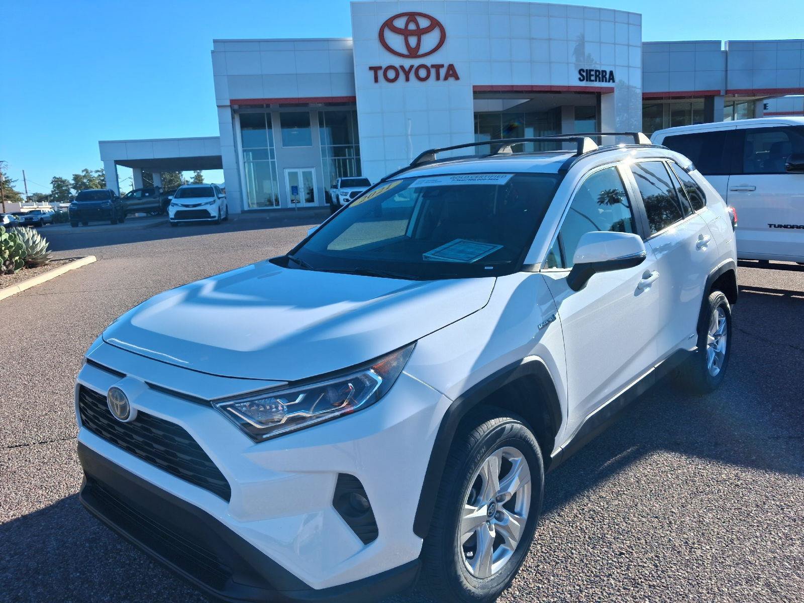 Used 2021 Toyota RAV4 XLE w/ Convenience Package AWD/4WD image 1