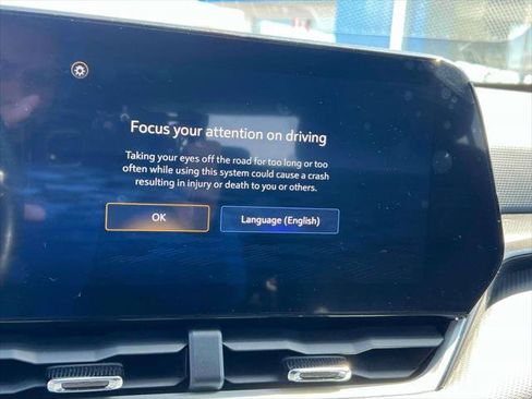 Used 2025 Chevrolet Equinox LT w/ Safety and Technology Package image 25