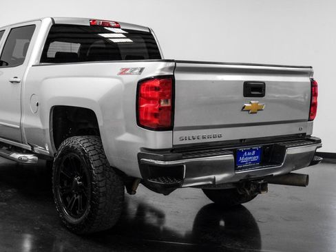 Used 2017 Chevrolet Silverado 2500 LT w/ LT Convenience Package image 13