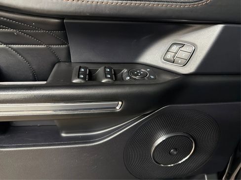 Used 2020 Ford Expedition Max Platinum RWD image 16