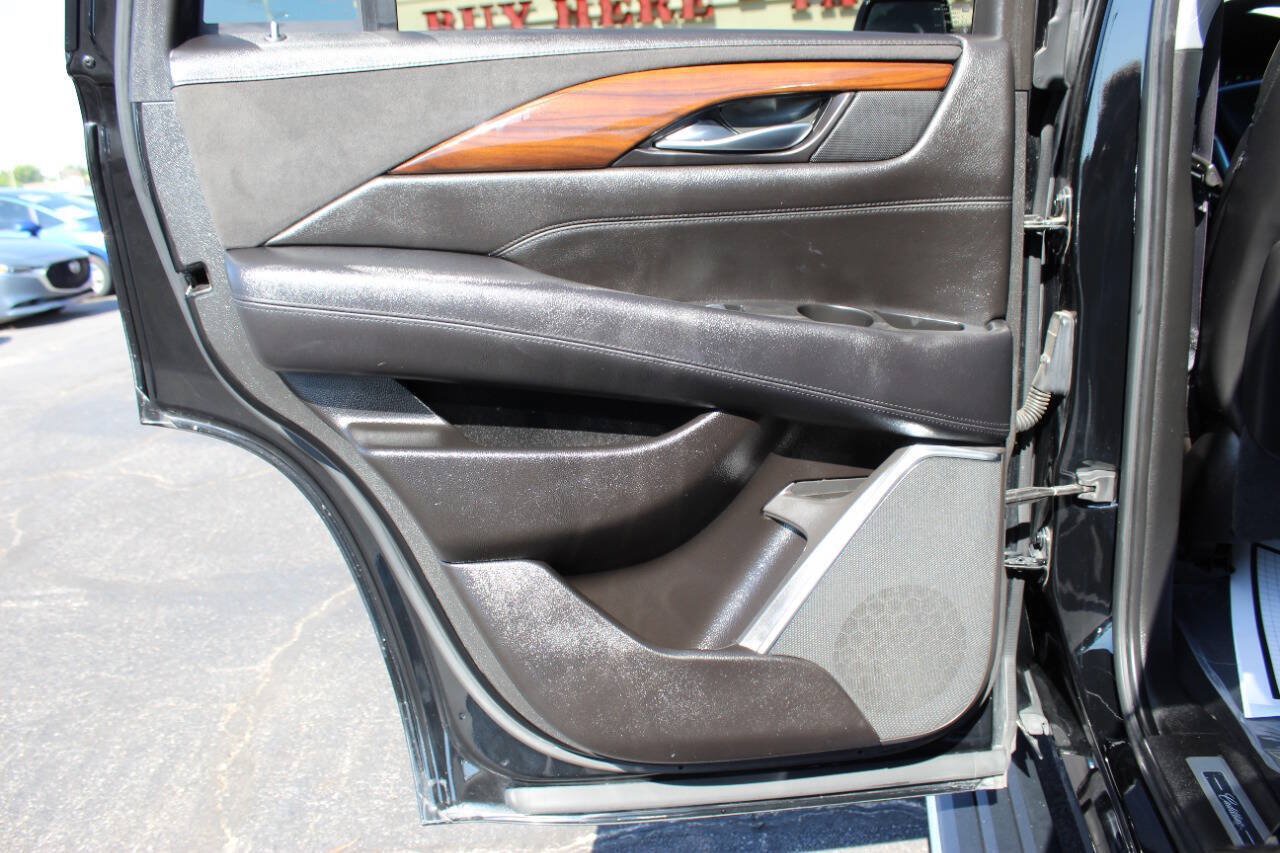 Used 2017 Cadillac Escalade Premium Luxury RWD image 18