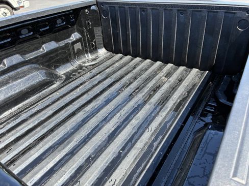 Used 2024 Chevrolet Colorado W/T image 12