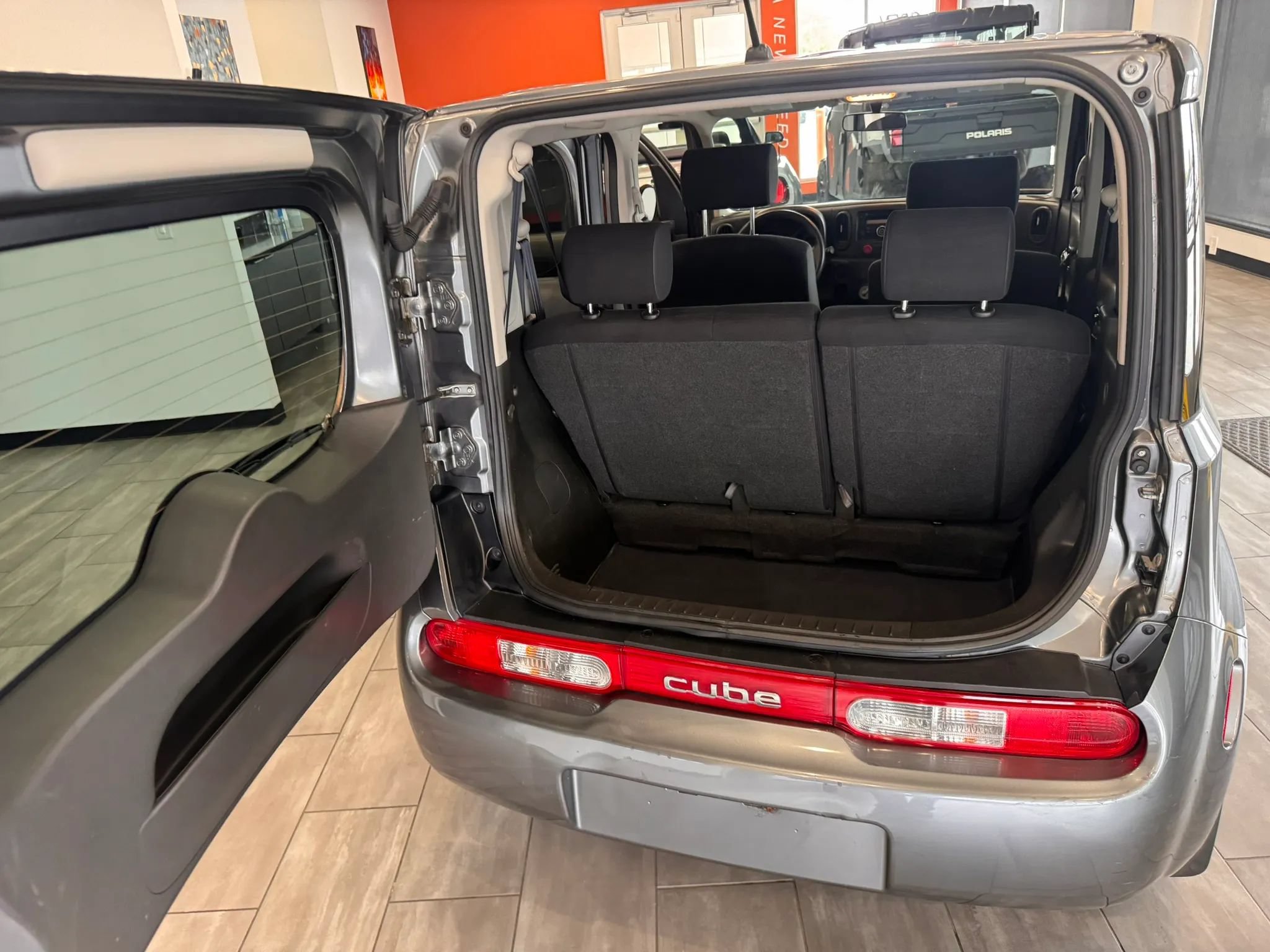 Used 2012 Nissan Cube 1.8 S w/ Interior Designer Pkg FWD image 25