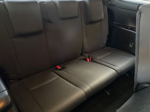 Used 2017 Toyota Highlander LE FWD image 33