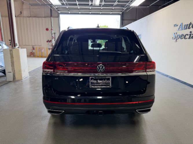 Used 2025 Volkswagen Atlas SE FWD image 4